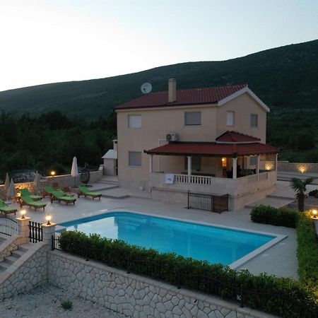 Villa Secret Beauty With Saltwater Pool Имотски Екстериор снимка