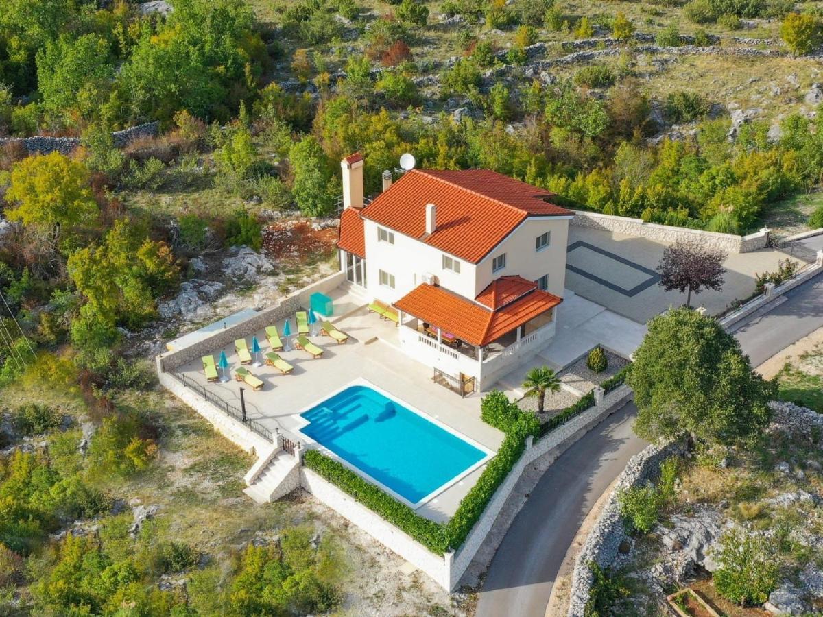 Villa Secret Beauty With Saltwater Pool Имотски Екстериор снимка