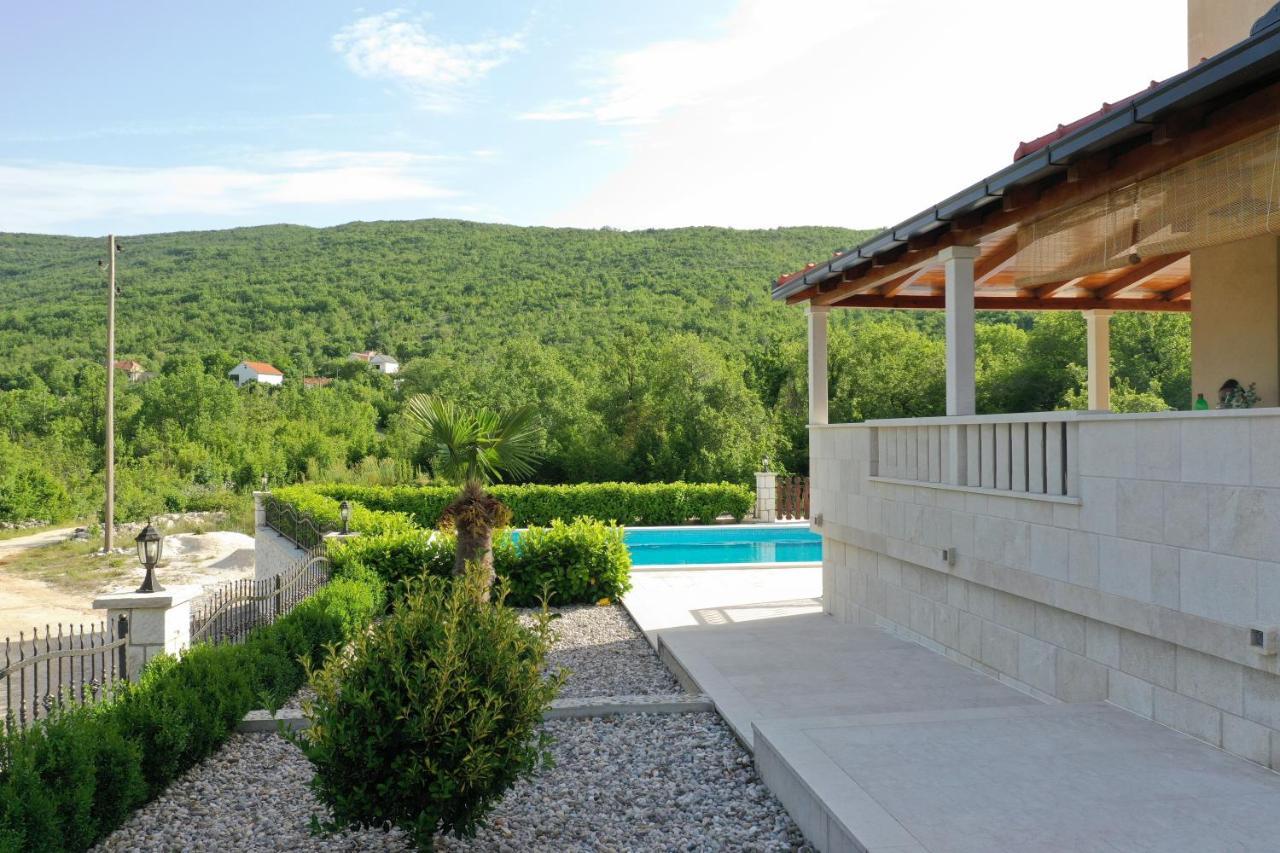 Villa Secret Beauty With Saltwater Pool Имотски Екстериор снимка