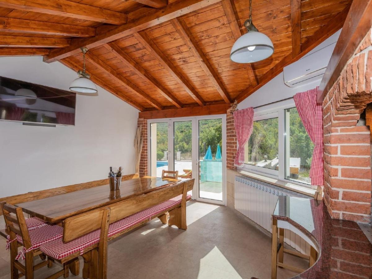 Villa Secret Beauty With Saltwater Pool Имотски Екстериор снимка